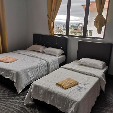 Homestay Marina Court Kota Kinabalu Buitenkant foto