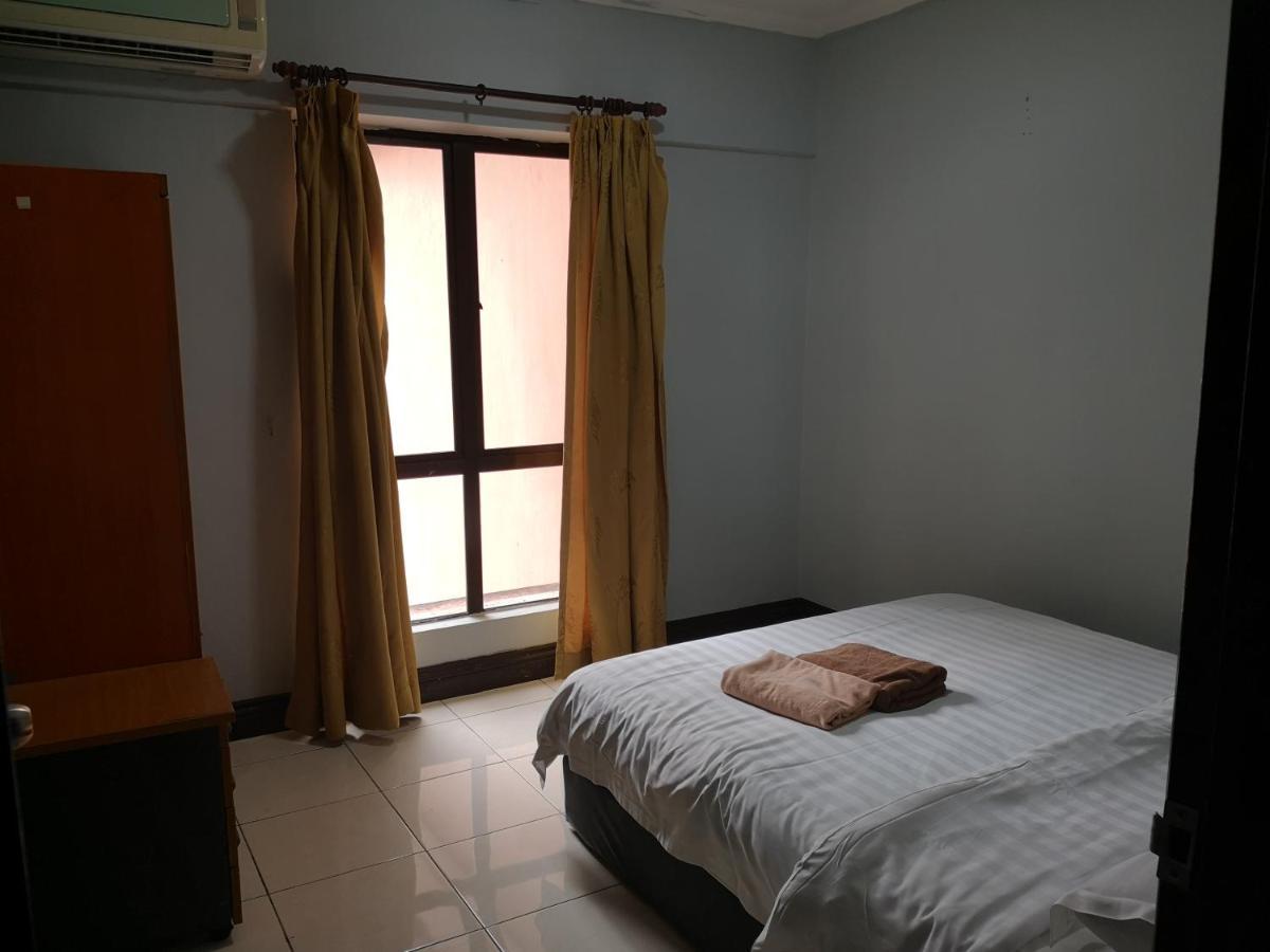 Homestay Marina Court Kota Kinabalu Buitenkant foto