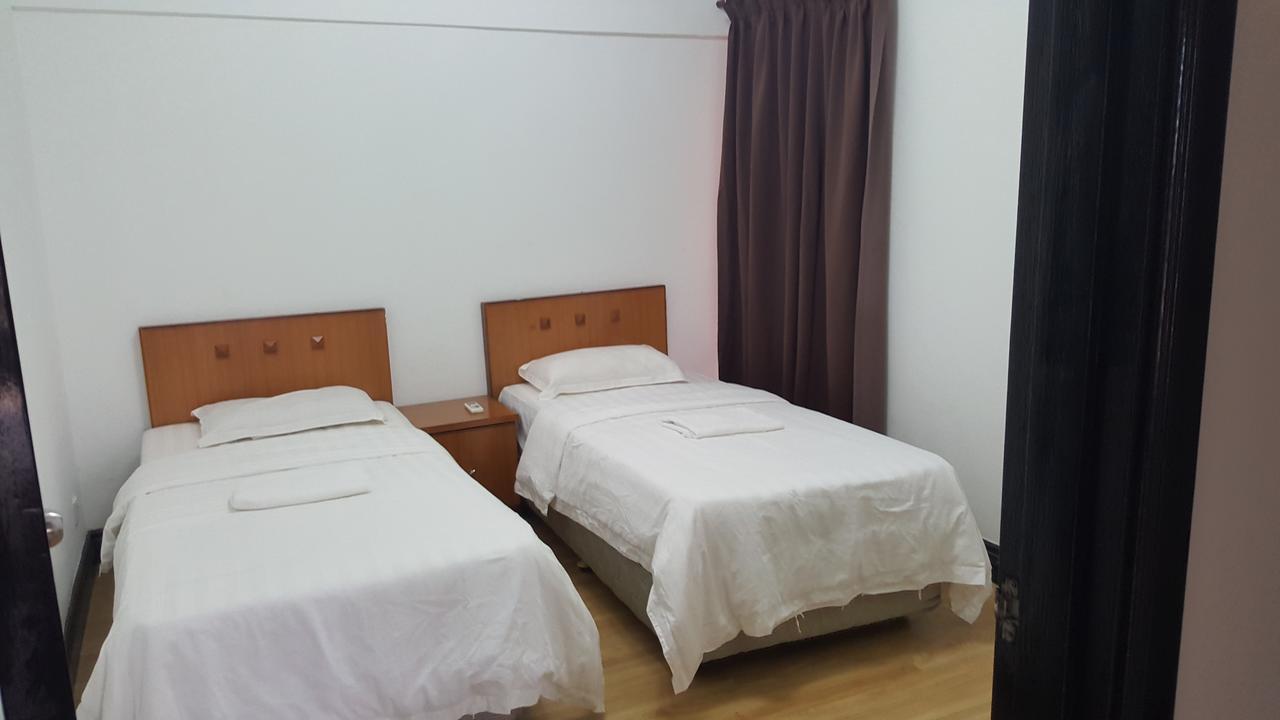 Homestay Marina Court Kota Kinabalu Buitenkant foto